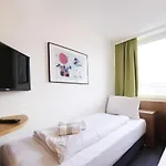 Hotel Bp24 2*