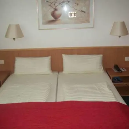 Bp24 Hotell 2*